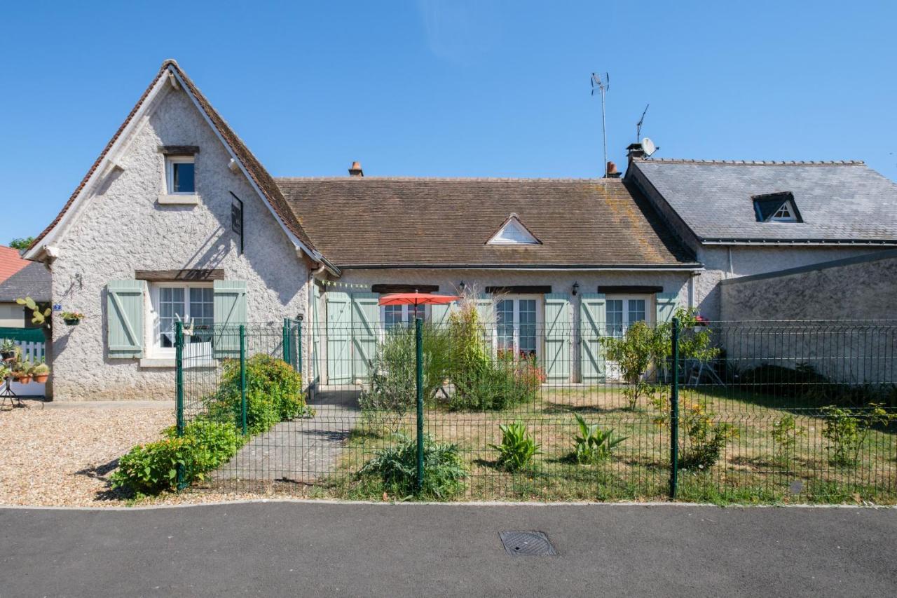 Les Deux Anes Bed & Breakfast Veuves Bagian luar foto